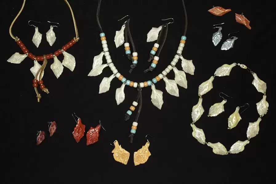 sok szerencsét amulett - krokodil fogak
